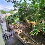 Excellent In Center 5 Min Walk From The Colonnade Apartamento KLV