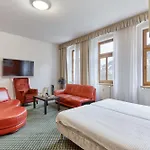 Apartamento Excellent In Center 5 Min Walk From The Colonnade *