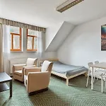 Excellent In Center 5 Min Walk From The Colonnade Apartamento