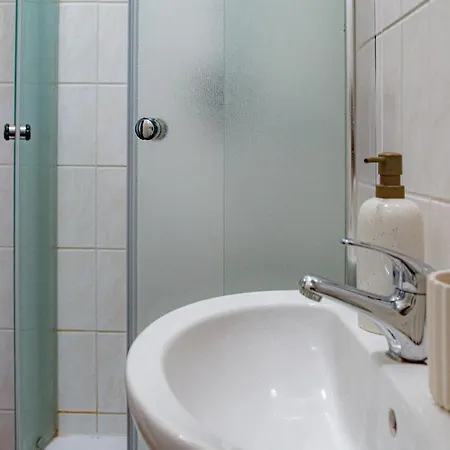Apartment Excellent In Center 5 Min Walk From The Colonnade *