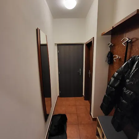 Excellent In Center 5 Min Walk From The Colonnade Apartment