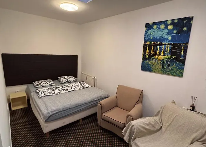 Excellent In Center 5 Min Walk From The Colonnade *