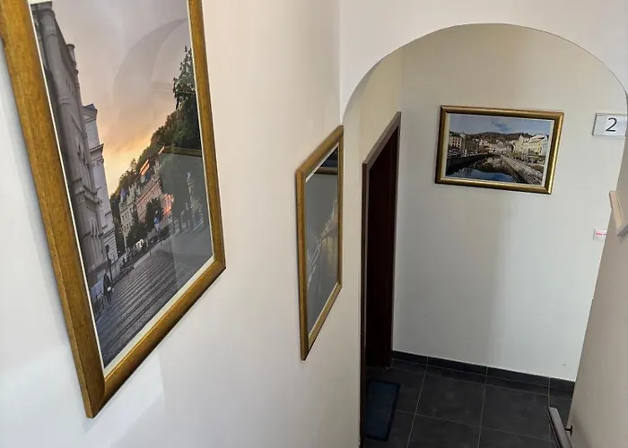 Excellent In Center 5 Min Walk From The Colonnade Appartamento