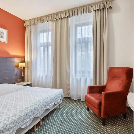 Excellent In Center 5 Min Walk From The Colonnade * 卡罗维发利
