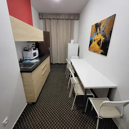 Excellent In Center 5 Min Walk From The Colonnade 아파트